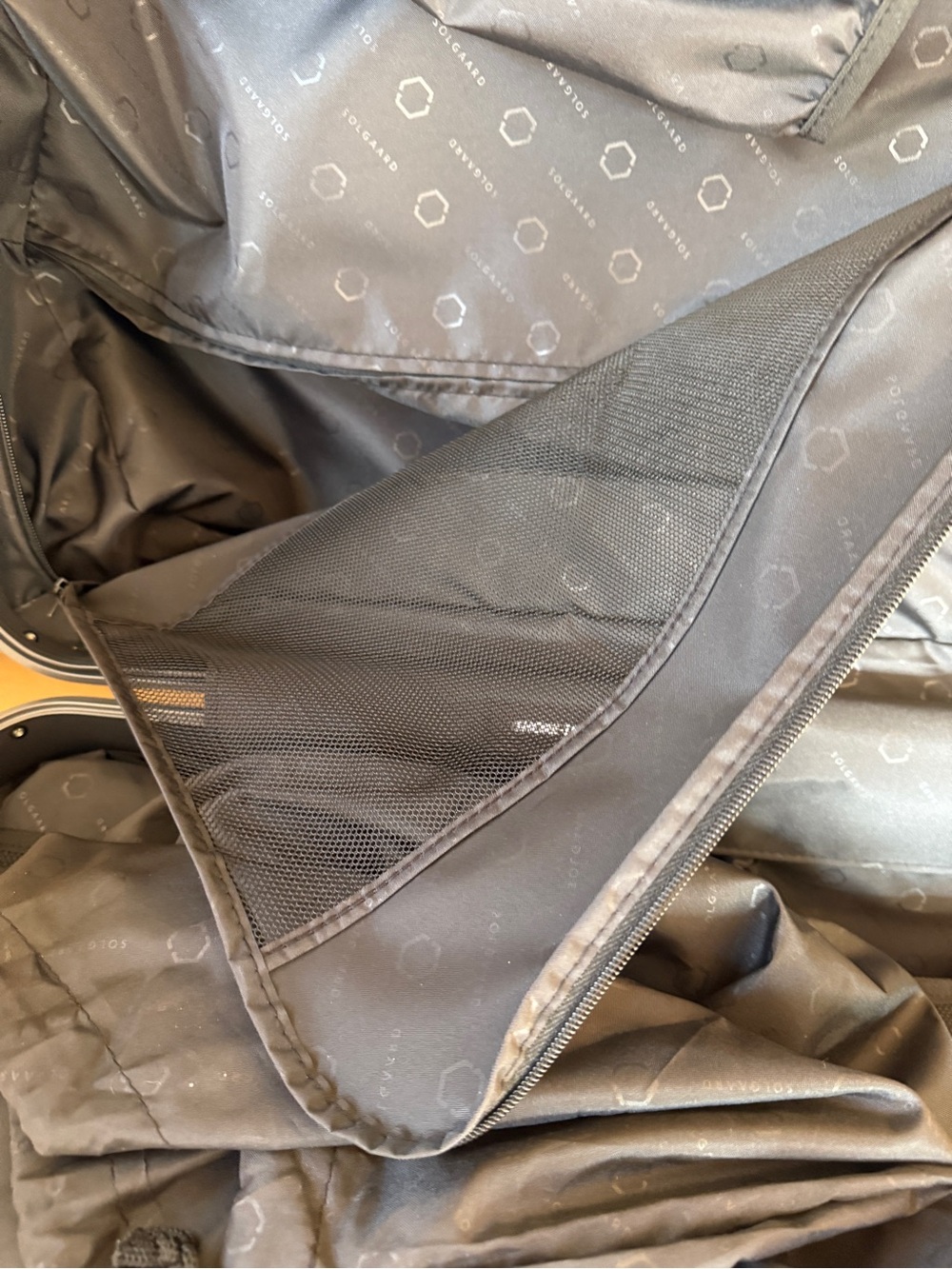 Solgaard Luggage 25” Check In Closet New - Picture 7 of 15